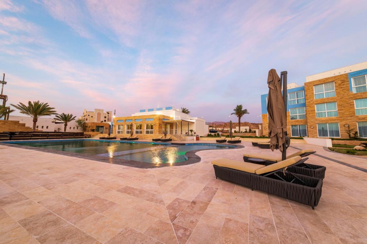 Luxotel Aqaba Beach Resort & Spa Only 15 Years Plus Bagian luar foto